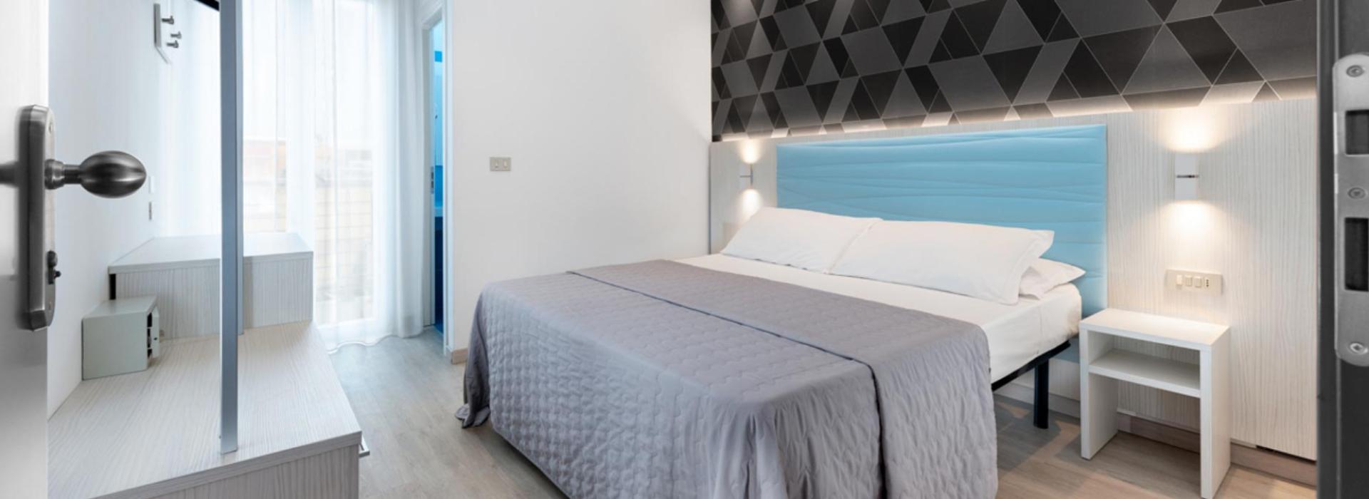 hoteleiffel fr chambres-rimini 013
